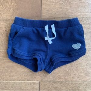 3/$10 OSHKOSH Baby girl shorts 6-9m